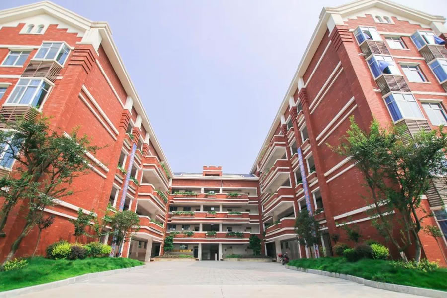 宜賓東辰國際學(xué)校