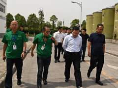 綿陽市委副書記、市長元方到清香園調(diào)味品專題調(diào)研